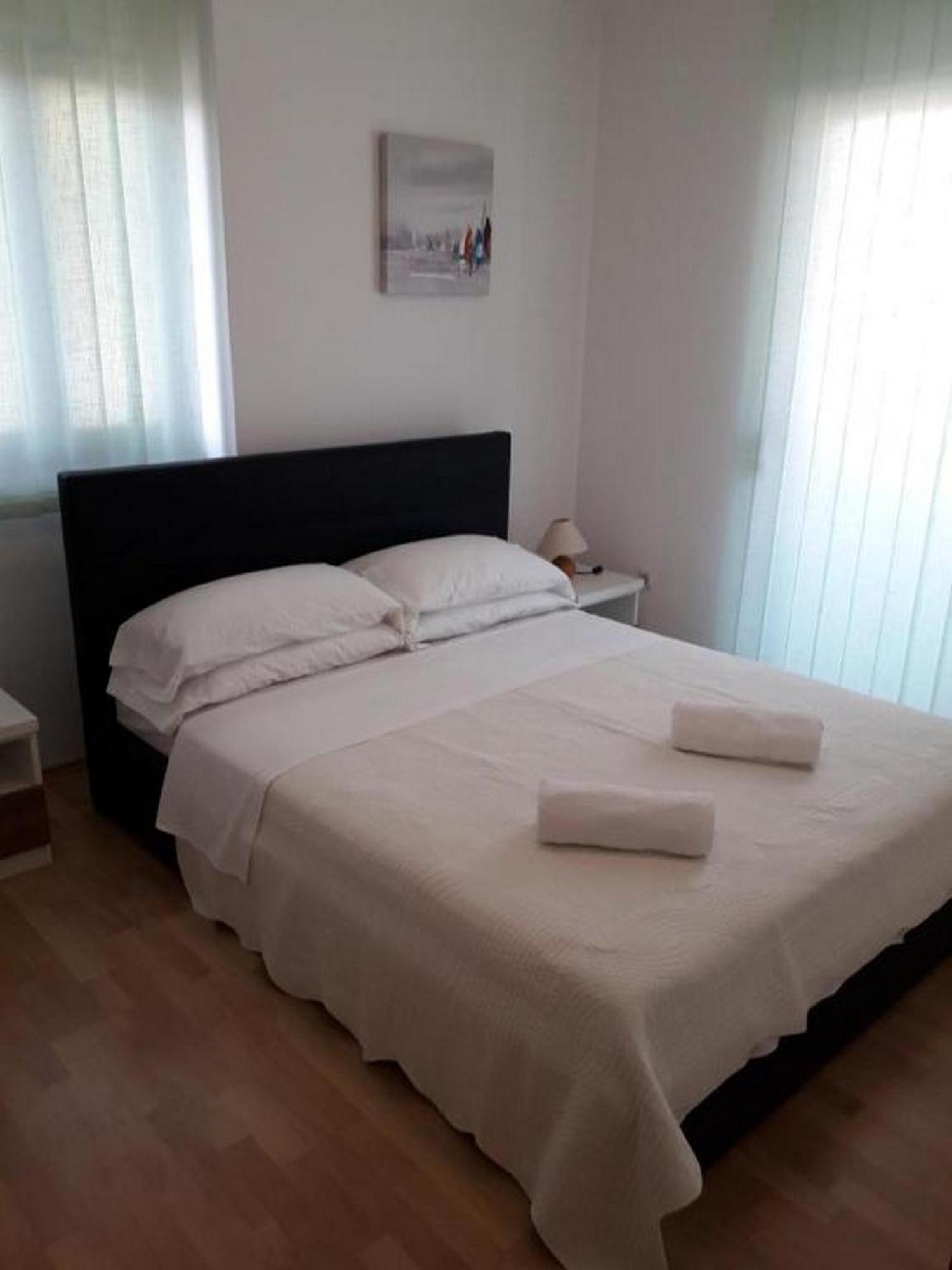 Apartments Mlikota 자톤 객실 사진