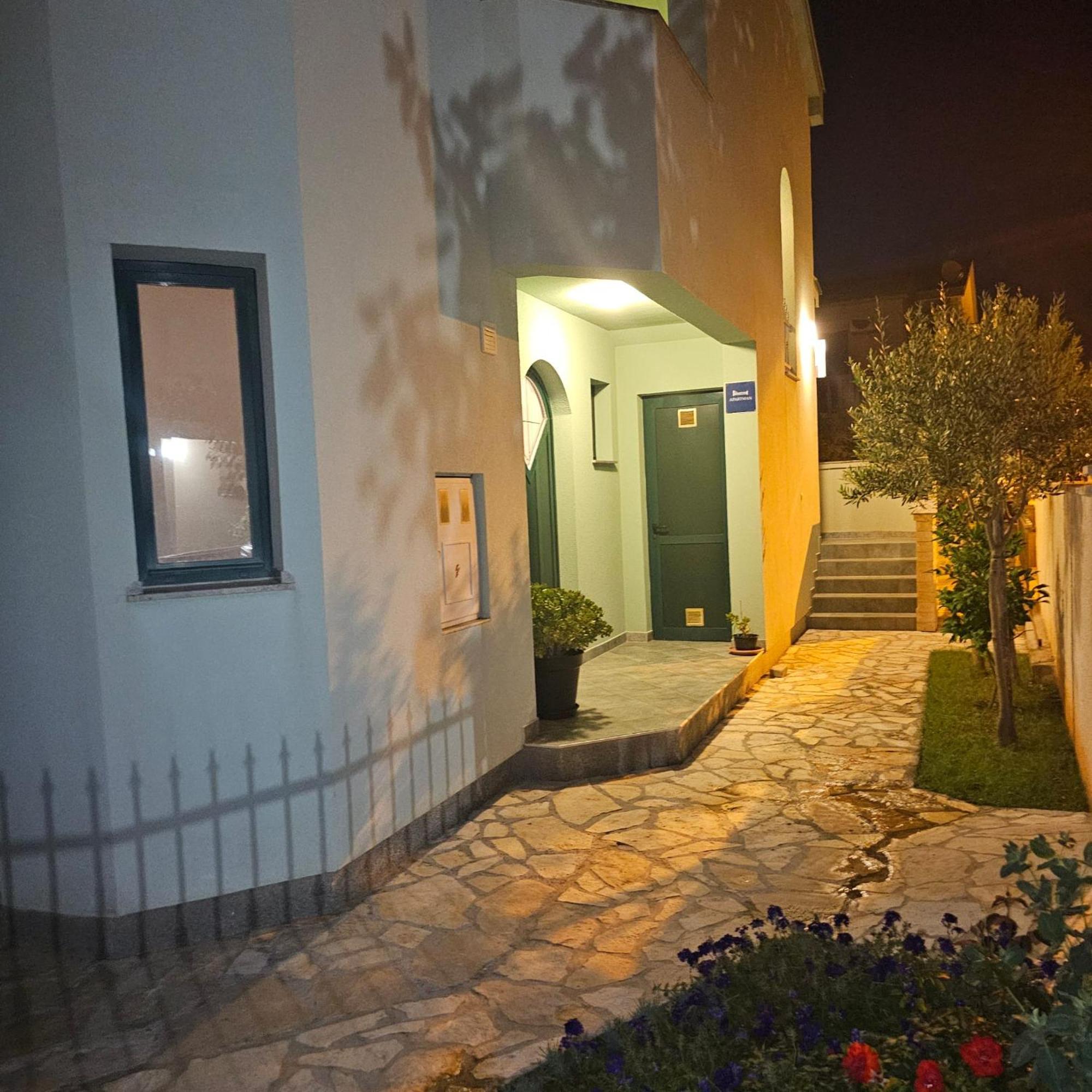 Apartments Mlikota 자톤 외부 사진